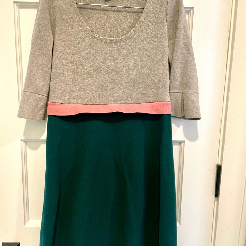 Boden Gray and Teal women’s medium knit Dress with Pink Accents